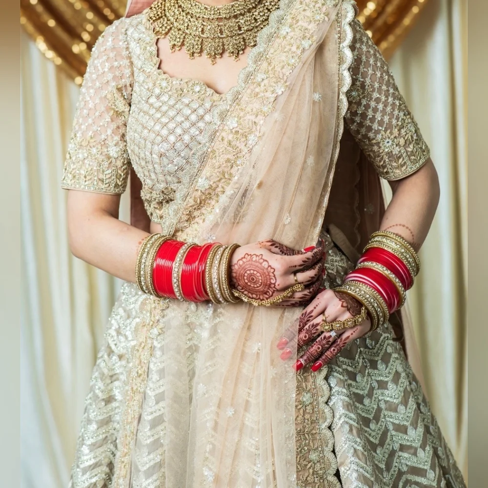 Custom-Made Elegant Cream Lehenga Choli & Jewelry - Picture 2 of 12